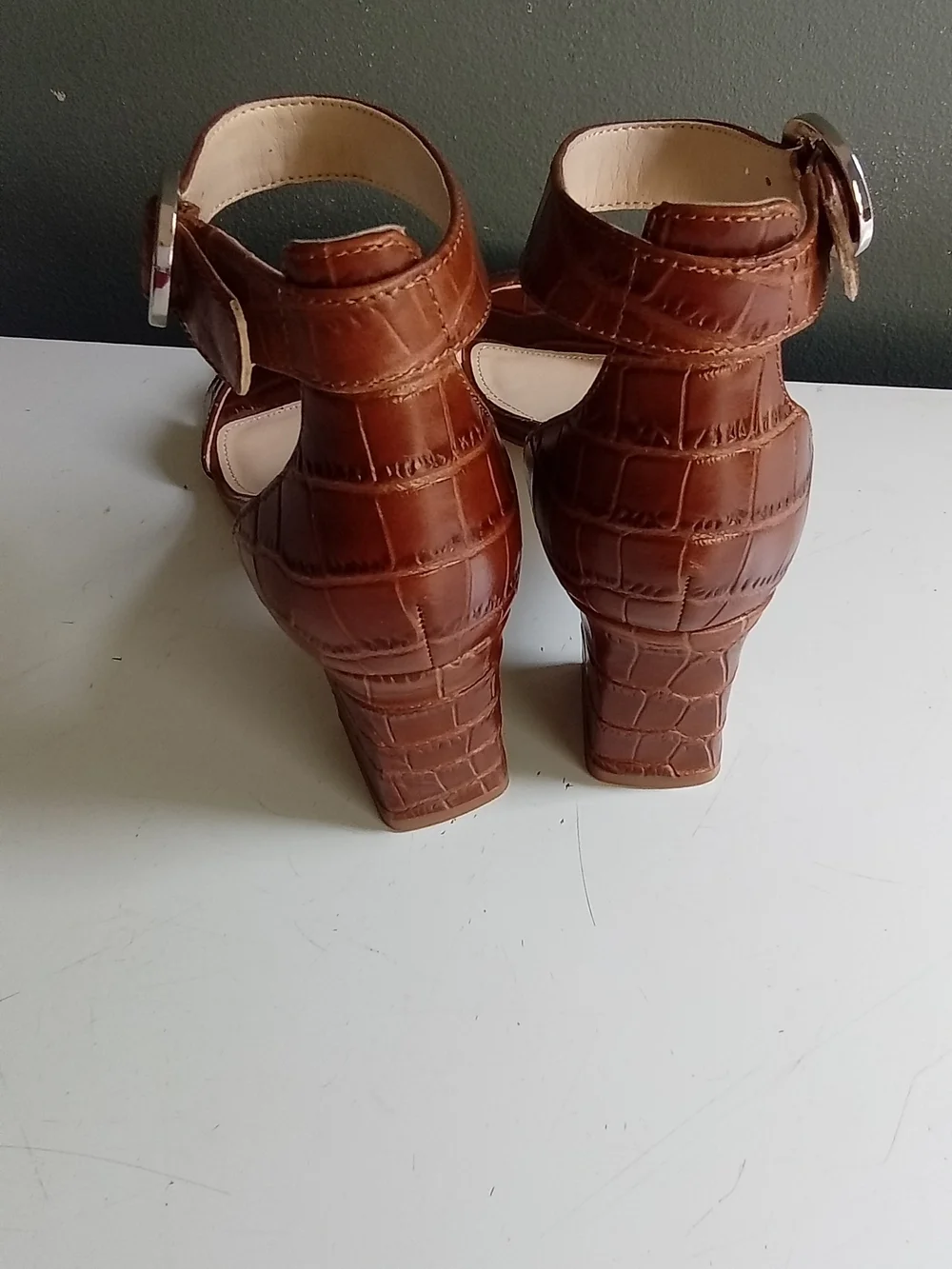 Marc Fisher LTD Zala Cognac Croc Embossed Block Heel Sandals Brown Size 7M